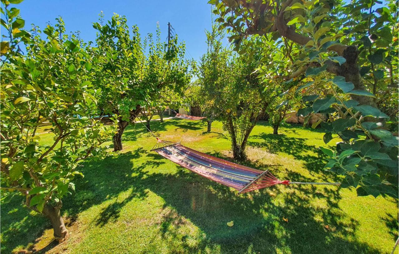 Lovely Home In Kiato With Wifi Εξωτερικό φωτογραφία