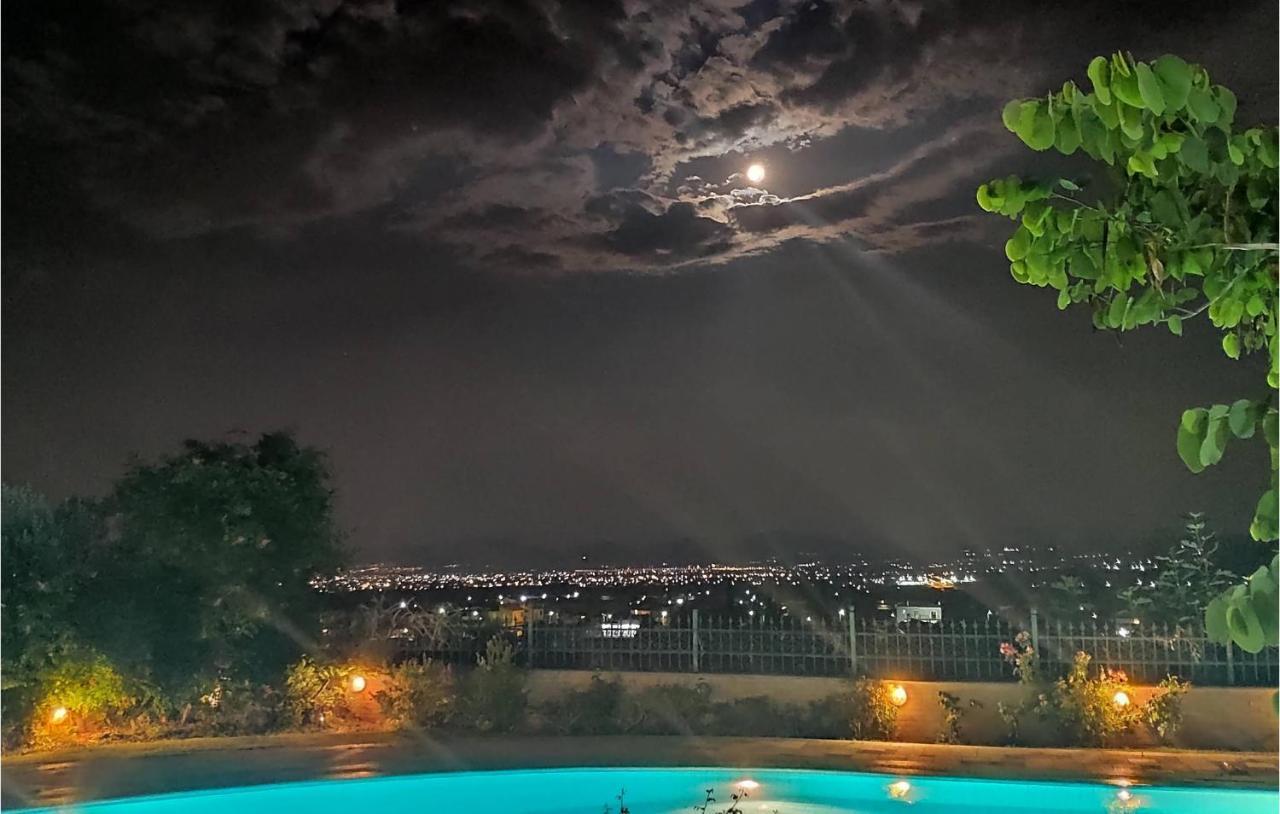 Lovely Home In Kiato With Wifi Εξωτερικό φωτογραφία