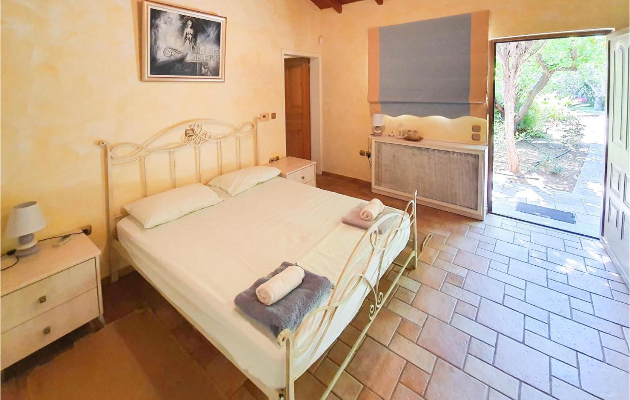 Lovely Home In Kiato With Wifi Εξωτερικό φωτογραφία