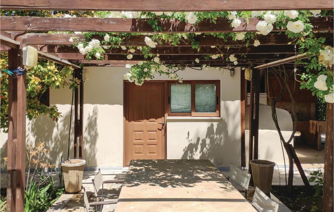 Lovely Home In Kiato With Wifi Εξωτερικό φωτογραφία