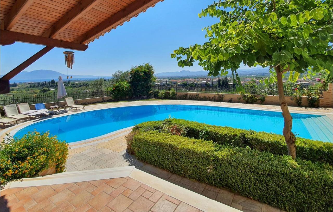 Lovely Home In Kiato With Wifi Εξωτερικό φωτογραφία