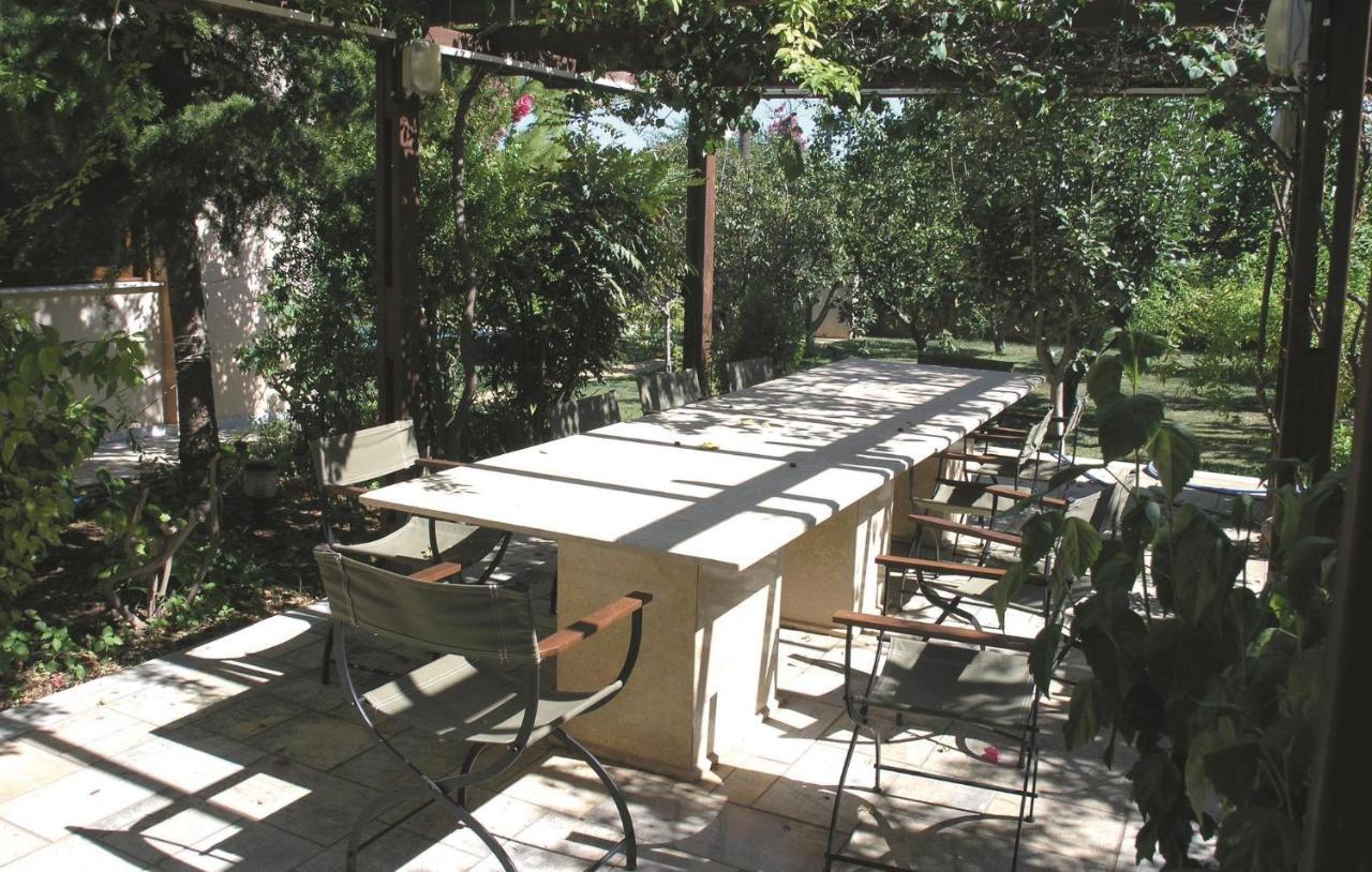 Lovely Home In Kiato With Wifi Εξωτερικό φωτογραφία